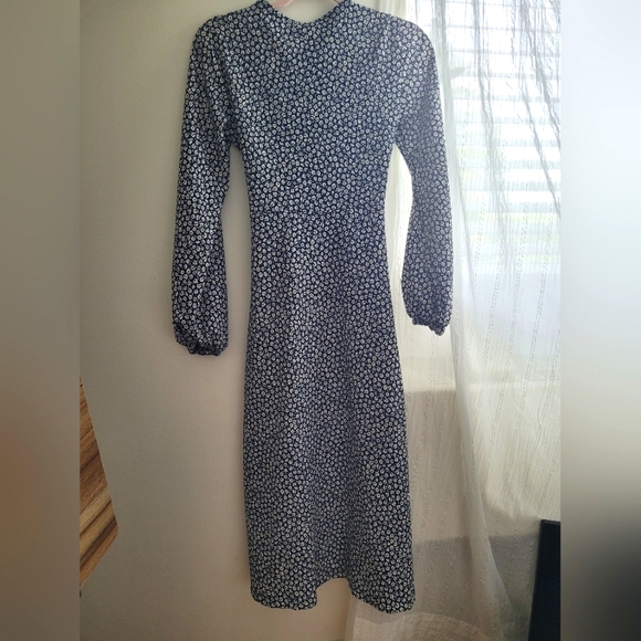 Long sleeve Wrap dess - Picture 2 of 4